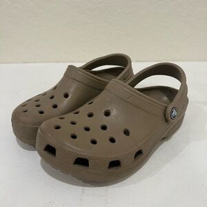 CROCS Unisex Classic Tan 
Men's 4 Women's 6